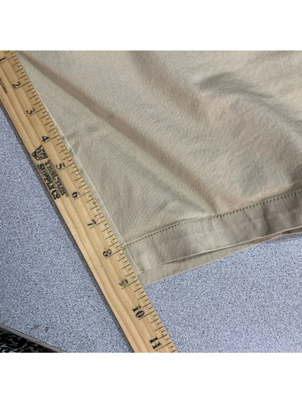 NWOT Banana Republic Men's 34  Beige Stretch Chino Shorts